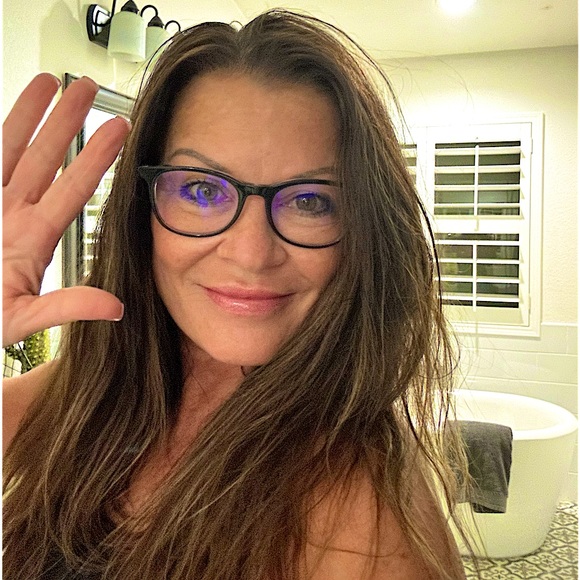 Meet your Posher, Kandei - Picture 1 of 1